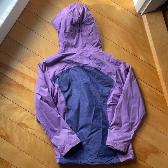 North Face Purple Winter Jacket in girls size large - Picture 6 of 8
